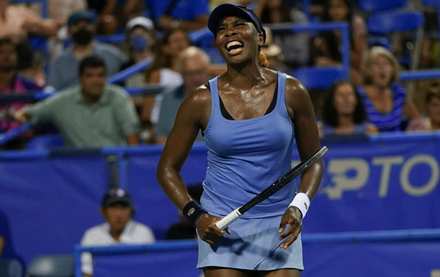 Venus Williams Dazzles Before Falling In Washington, DC